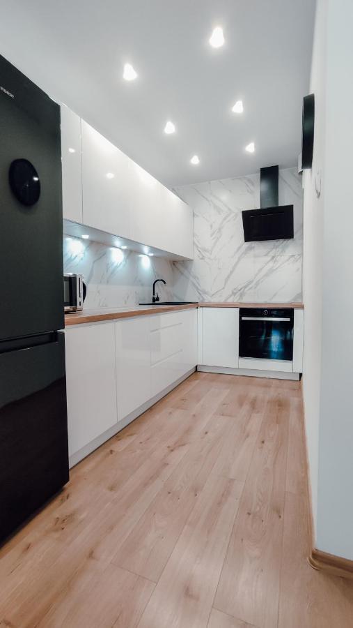 Zlote Apartamenty 58 Legnica Bagian luar foto