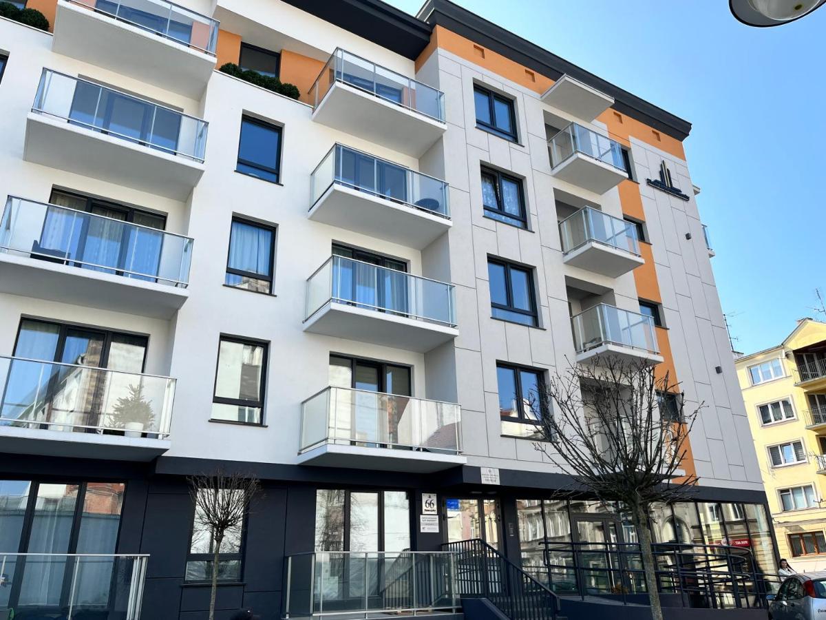 Zlote Apartamenty 58 Legnica Bagian luar foto